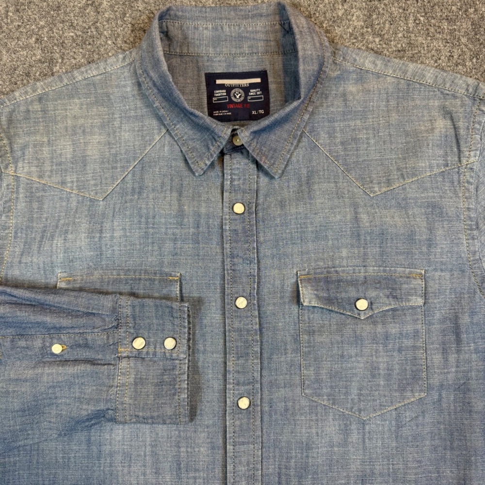 American Eagle Outfitters Mens XL Blue Chambray Western Pearl Snap Shirt Cotton